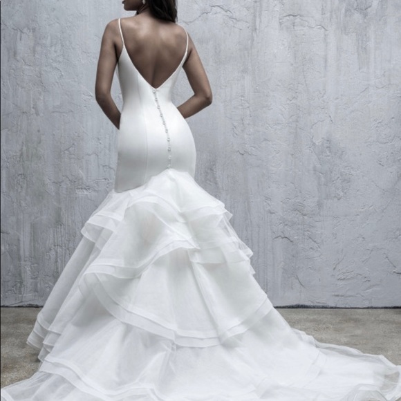 Madison James Bridal Gown + free tulle veil. - Picture 3 of 8